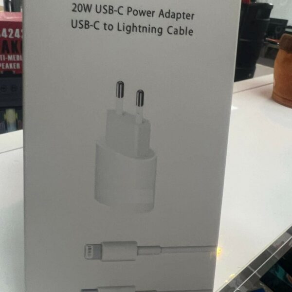 SCOOT 20W USB-C POWER ADAPTER USB-C TO LIGHTNING